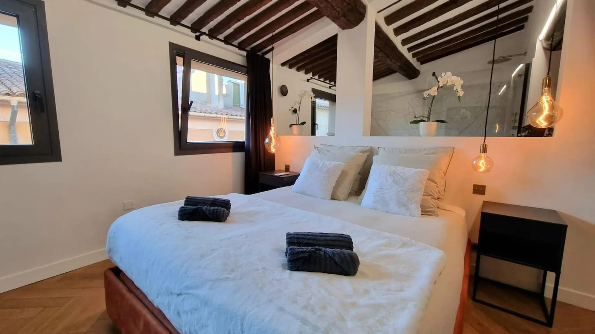 6 Rue Marechal Foch - Luxury Apartment - Terrace Aix-en-Provence